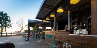 Beach bar za užitak u zalasku sunca