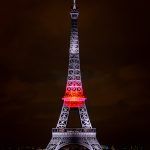EIFFEL-TOWER-DRESSED-IN-JAPANESE-LIGHTS-Paris_2