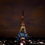 EIFFEL-TOWER-DRESSED-IN-JAPANESE-LIGHTS-Paris_5