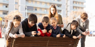 Ovo nije cool. Postali smo head downers generacija. Kako to mijenjati?
